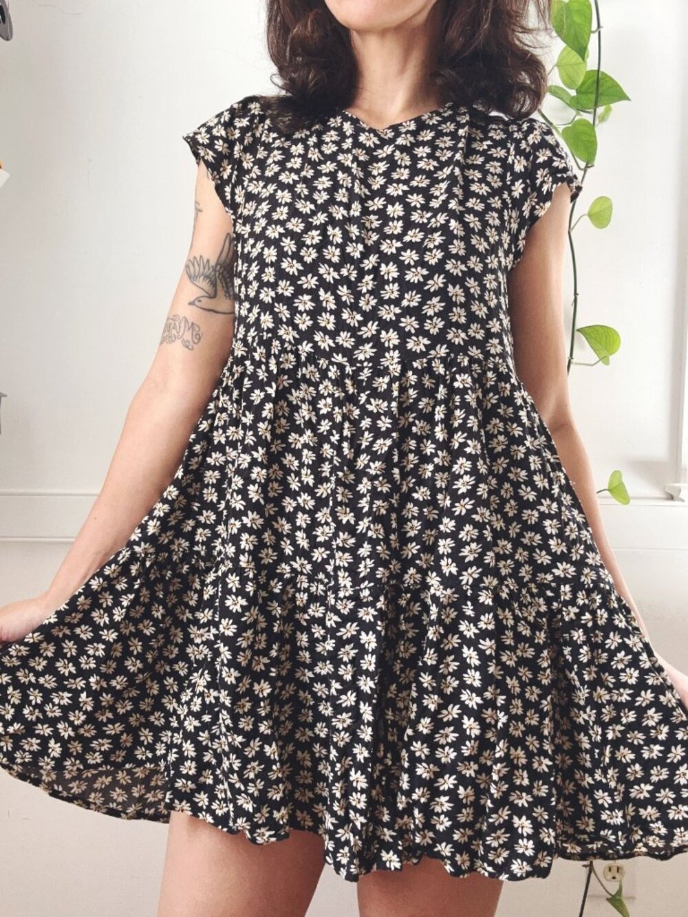 Floral Black & White Short Sleeve Babydoll Dress Open Back Tie Daisy Print S Ame